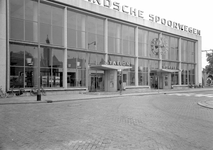 839970 Gezicht op het N.S.-station Rotterdam Hofplein te Rotterdam.